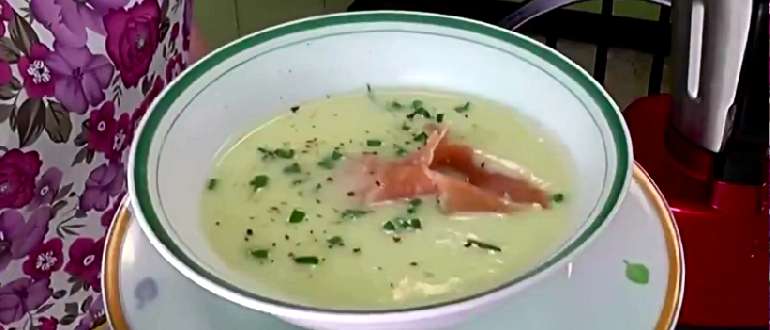 тарелка супа из спаржи