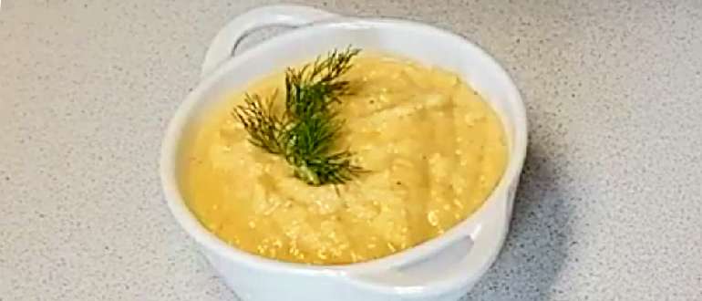 тарелка с супом-пюре из цветной капусты